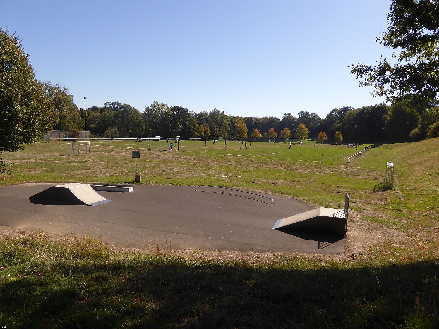 Sportplatz kirchbauna (gummi+Rasen)
